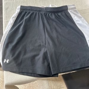 Black Under Armour shorts